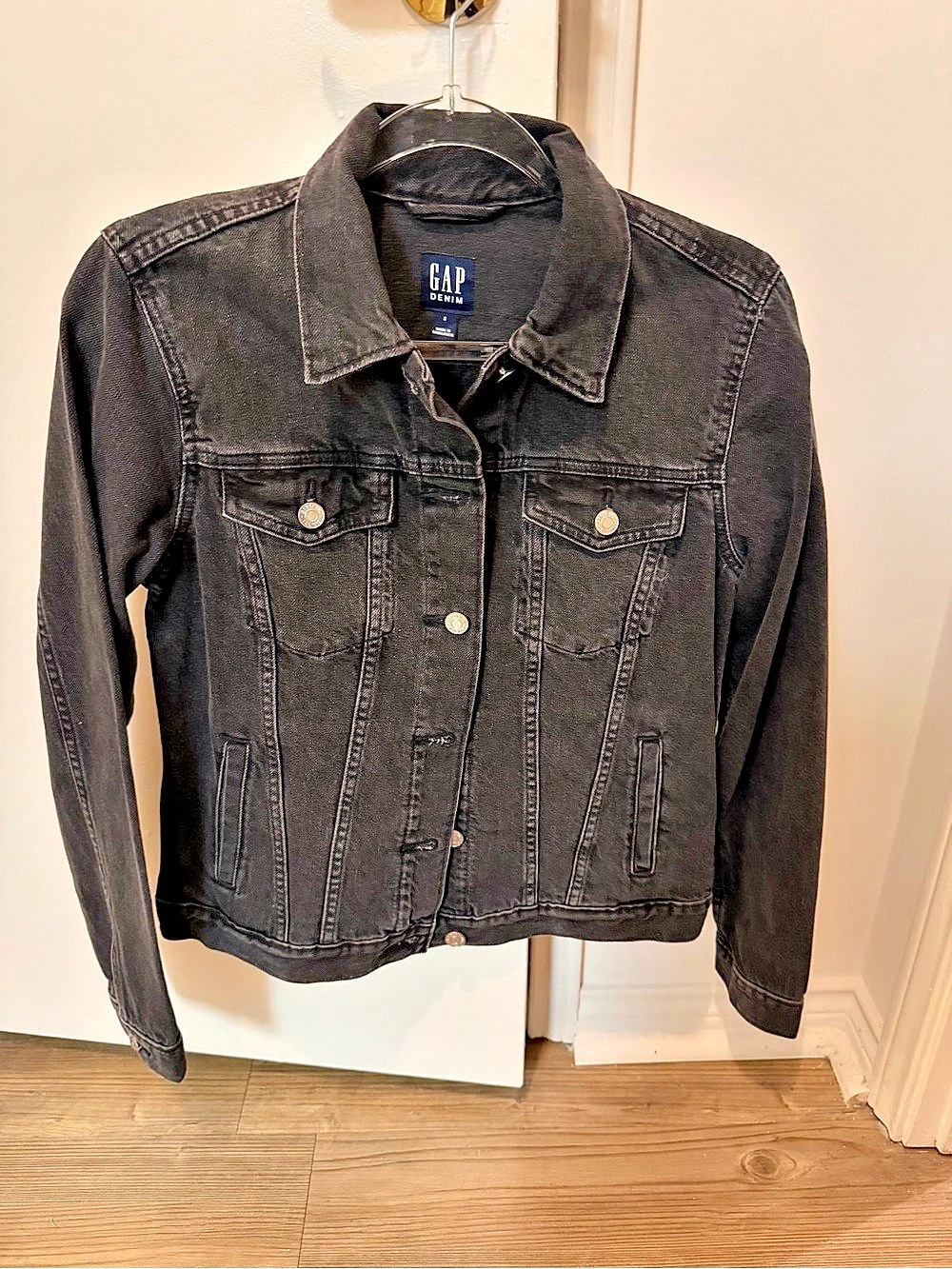Gap Women's Denim Jacket Black Small Like New
